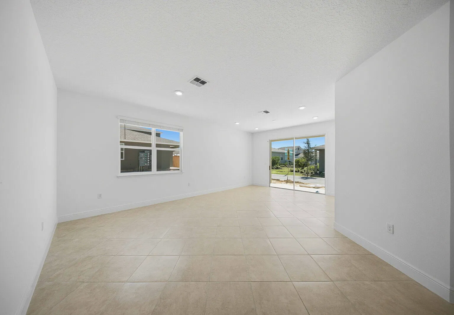 3 bed, 2.0 bath, 1508 sqft, $1,950 — Photo 3