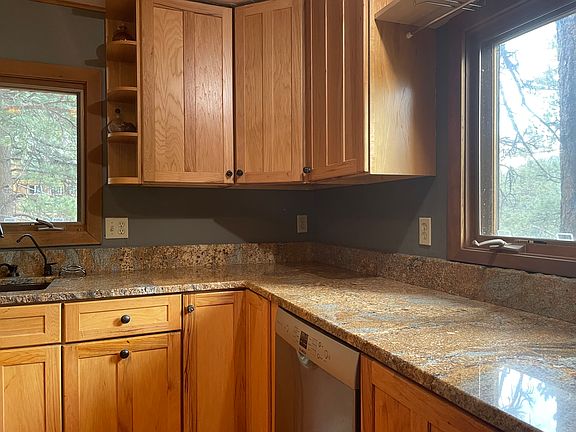 Large gourmet kitchen with a view!