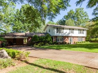 8005 Greenwillow Ct SE, Huntsville, AL 35802