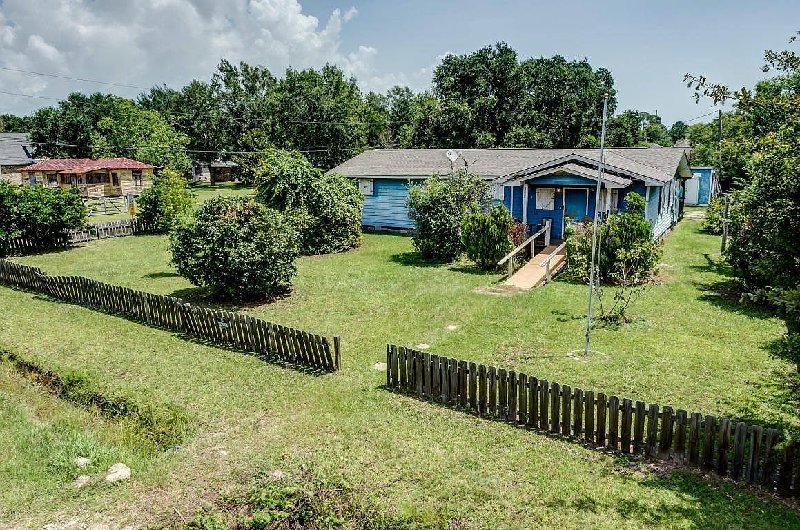 2008 Henderson St, Waveland, MS 39576 Zillow