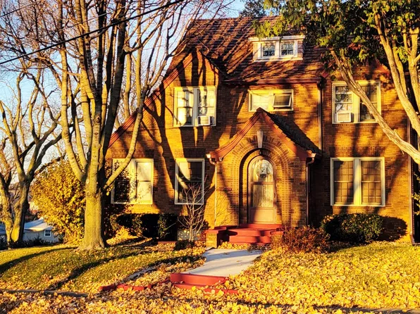 135 Hill St, Dubuque, IA 52001