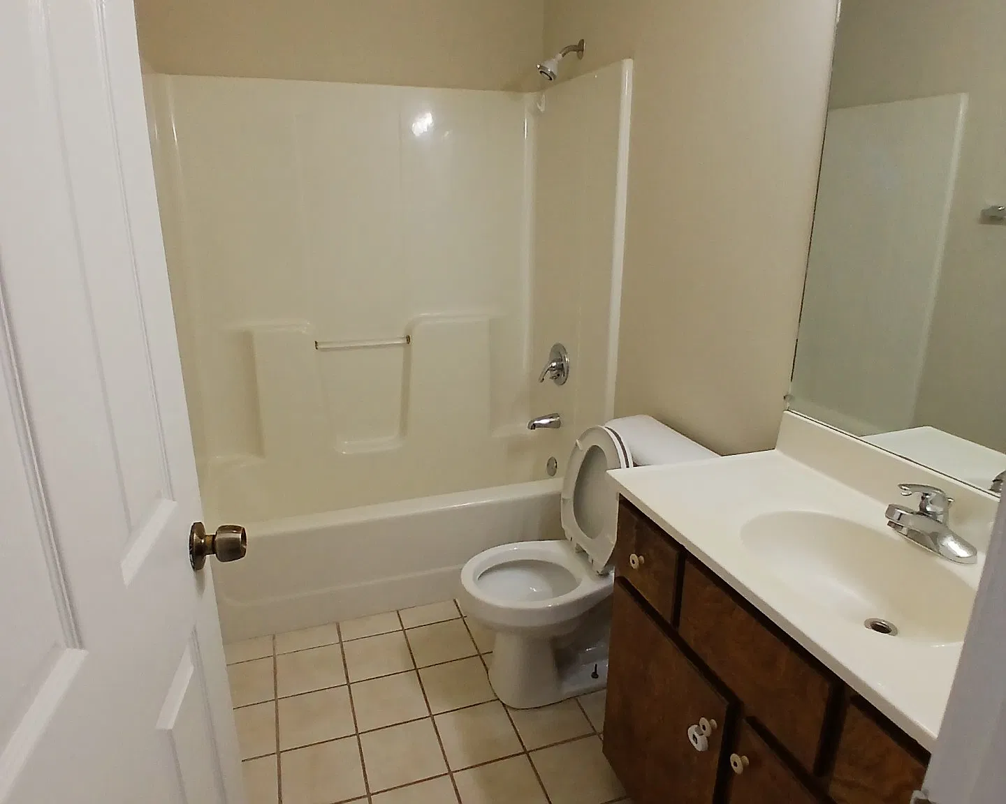 2 bed, 1.5 bath, $995 — Photo 4