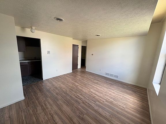 5th image of 570 Miller Ave Unit 5