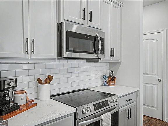 3rd image of 396 Whitetail Cir