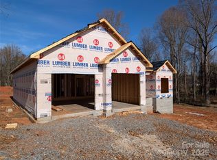 5190 Joseph Ct, Hickory, NC 28602