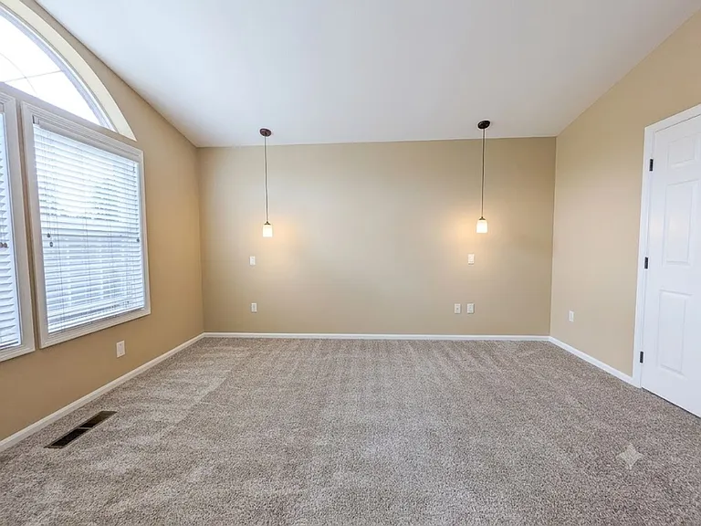 17147 Warren Ct — Photo 18