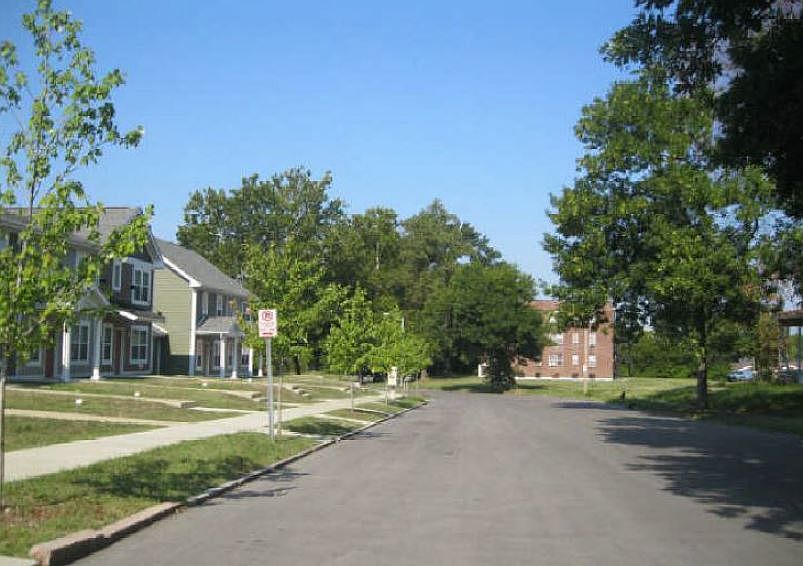 2nd image of 5525 Clemens Ave