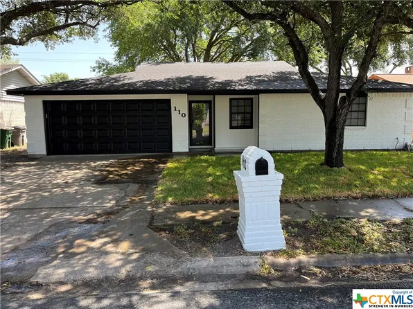 110 Byron Ln, Victoria, TX 77901