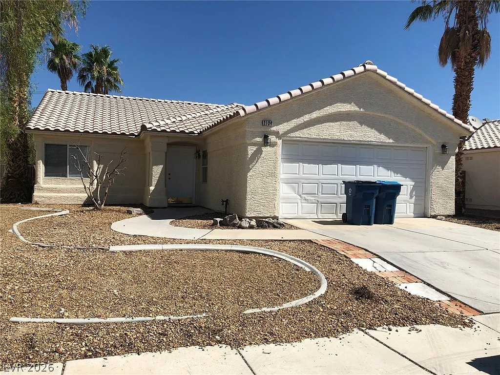 3 bed, 2.0 bath, 1898 sqft, $1,950 — Photo 1