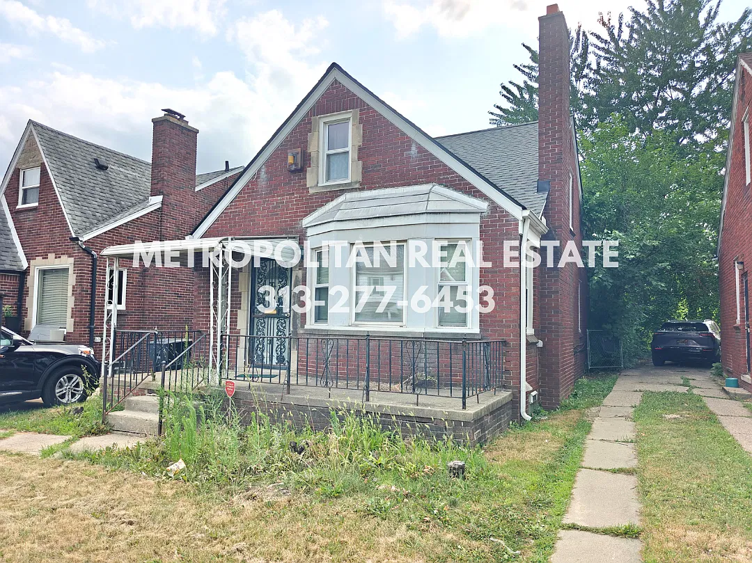 3 bed, 1.5 bath, 1356 sqft, $1,400 — Photo 1