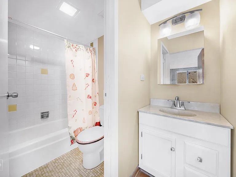 1111 Church St #404 — Photo 9