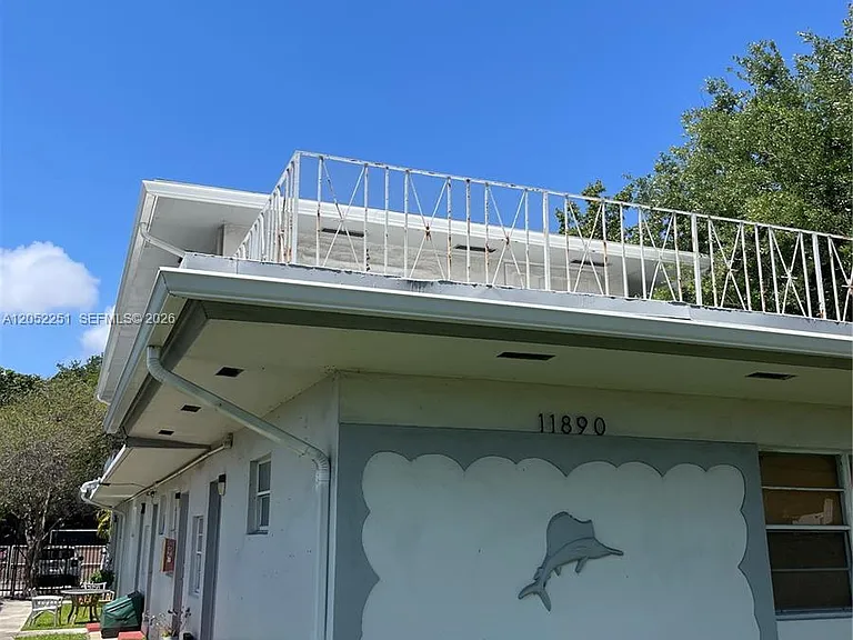 11890 NE 16th Ave #6 — Photo 11