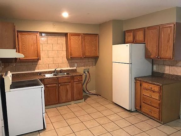 5th image of 11202 Corrington Ave