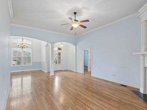 4th image of 1007 Robert Lee Dr