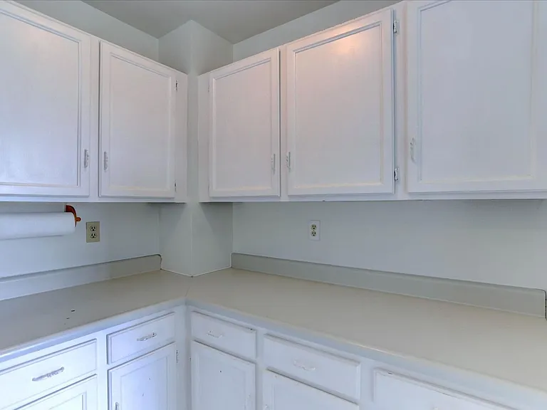 2033 Gyros Cir #166 — Photo 8