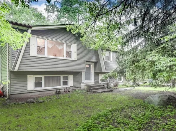 12 Hampton Road, Airmont, NY 10901