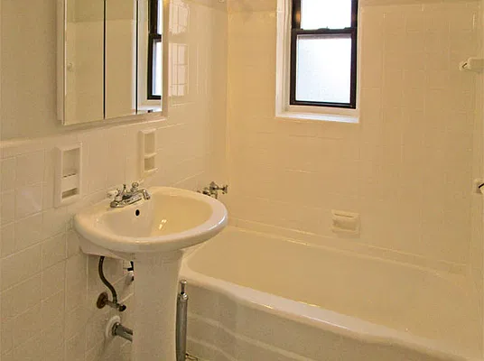 Rented by SW Queens Mezzanine | media 17