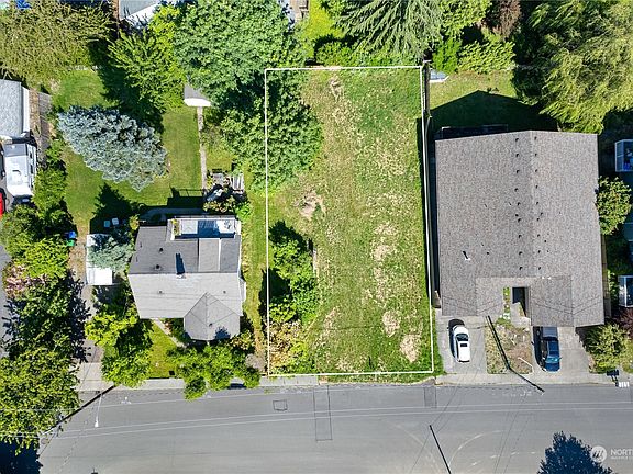 3rd image of 318 N 6th Avenue SW