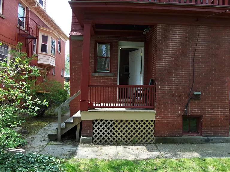 26 Buckingham St #2 — Photo 2