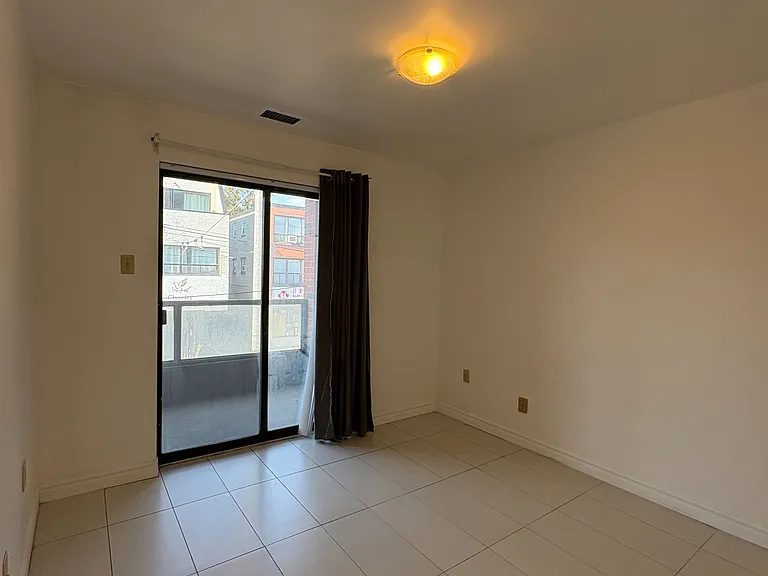 603 Gerrard St E #2 — Photo 10
