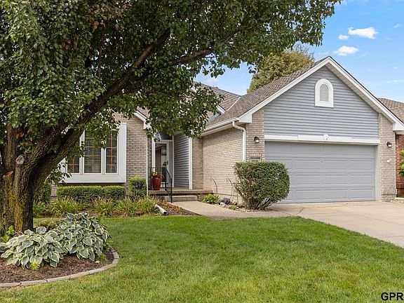 3rd image of 10012 S 172nd Cir