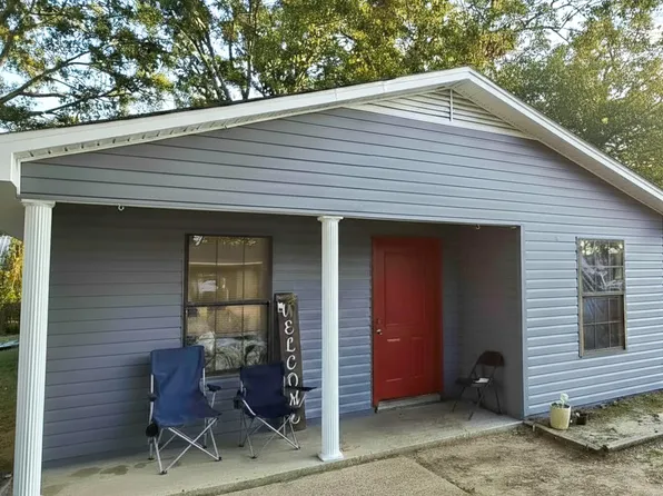530 E Morrow St, West Point, MS 39773