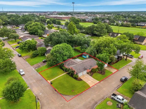 2017 Victoria Ct, League City, TX 77573