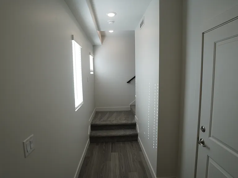 2347 W Jenna — Photo 6