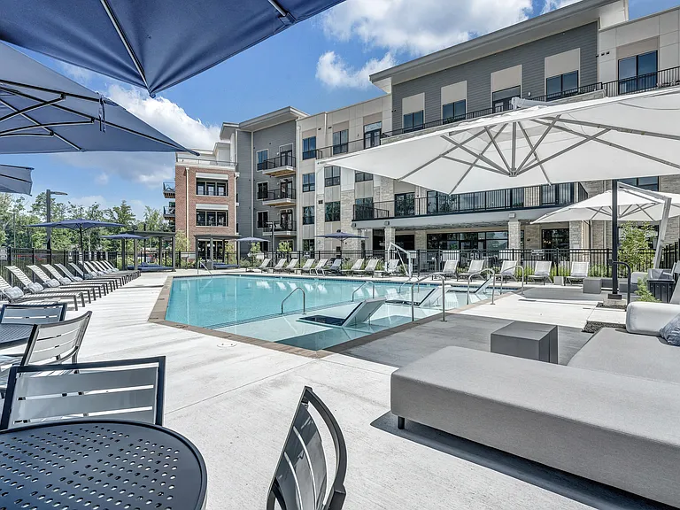Luxe 360 on Centerpointe — Photo 58