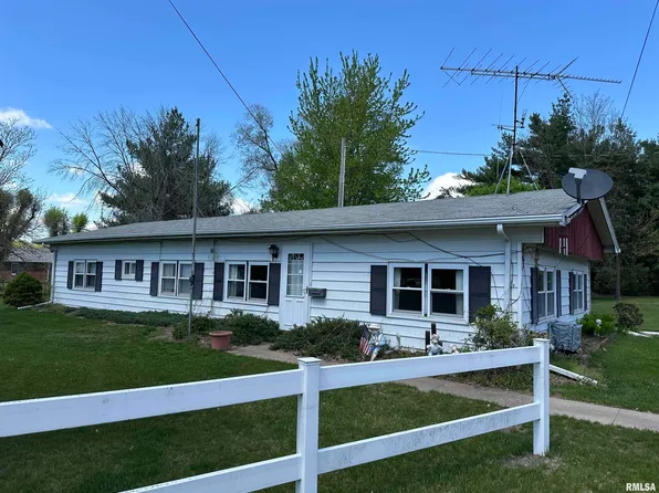 209 N 10th St, Oquawka, IL 61469