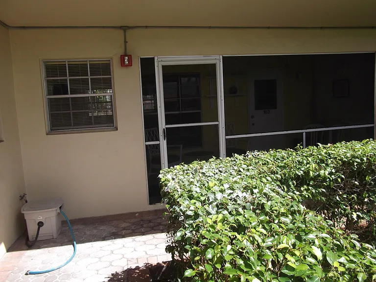 490 SE 19th Ave #107 — Photo 15