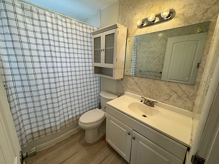 653 May St #1 — Photo 6