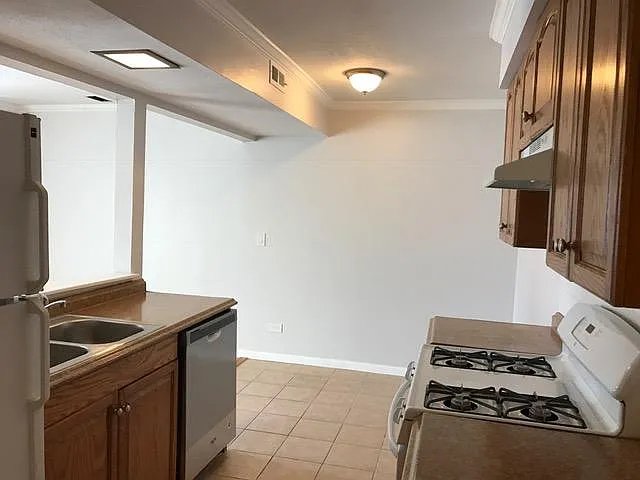 335 Donna Ct #B — Photo 5