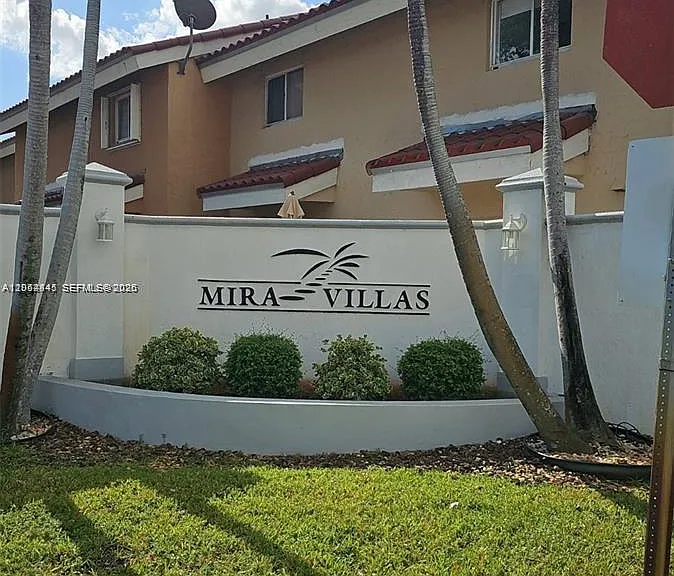 8253 NW 5th Ter #350 — Photo 1
