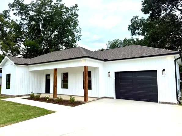 3408 Brush St, Muscle Shoals, AL 35661