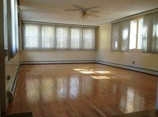 82 Stage Rd, Hampstead, NH 03841