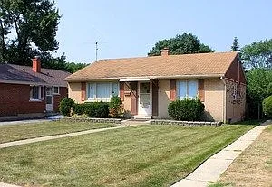 10352 S Millard Ave photo 1