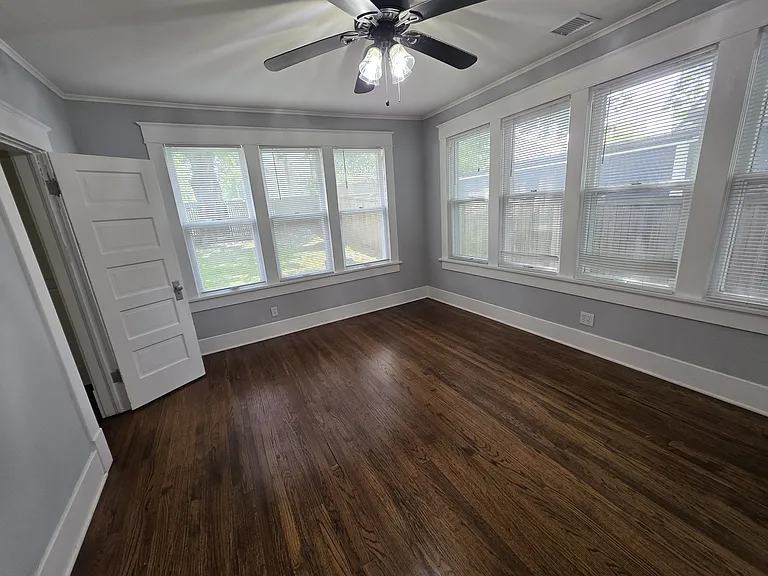 1401 S Elwood Ave — Photo 12