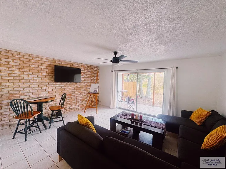 714-3 Continental Dr — Photo 2