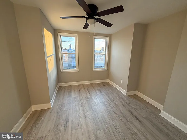 718 N Curley St — Photo 8