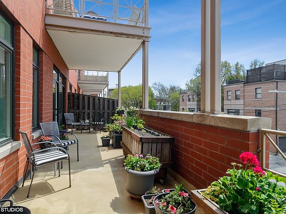 3rd image of 1155 W Armitage Ave APT 210