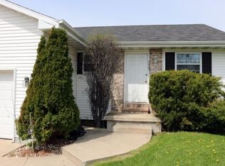 3465 N Gillett St, Appleton, WI 54914