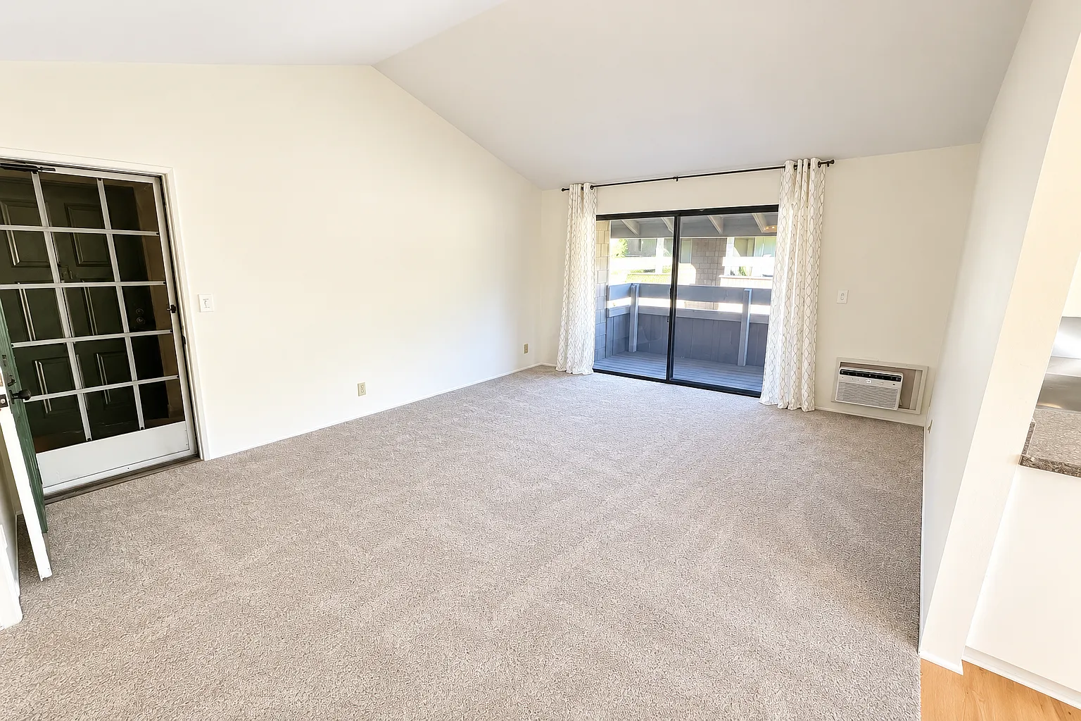1 bed, 633 sqft, $2,500 — Photo 4