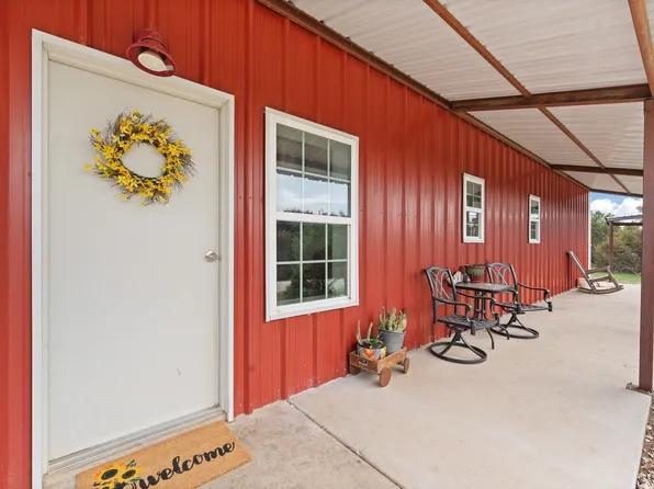 420 Overlook Dr, Cleburne, TX 76033