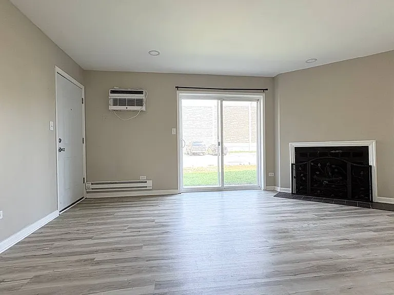 4241 Jennifer Ln #1A — Photo 6