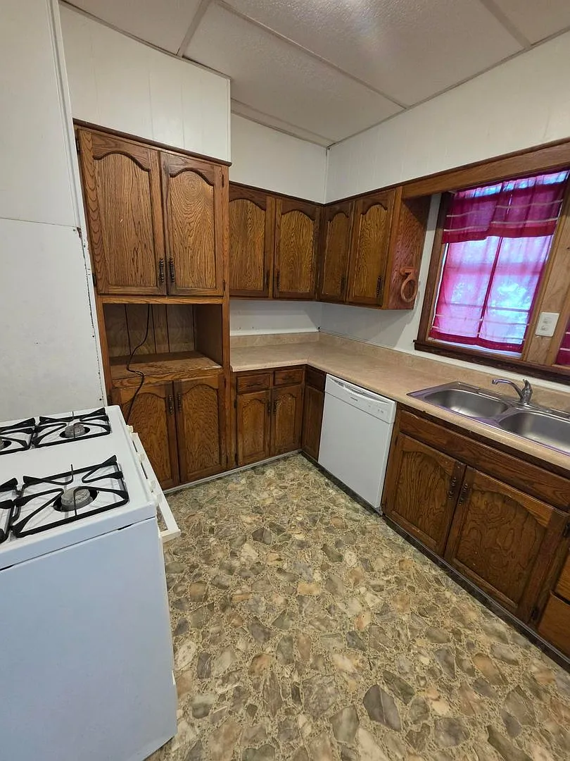 3 Bedroom / 2 Bathroom House In Joplin Mo — Photo 4