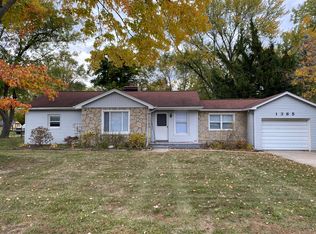 1385 Cadmus Dr, Troy, MI