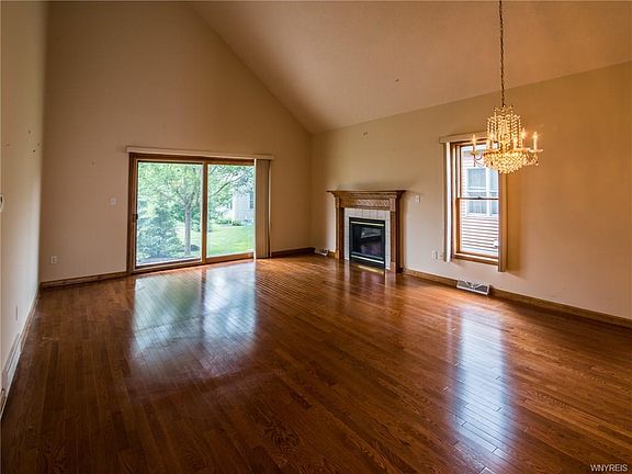 4th image of 43 Haverford Ln
