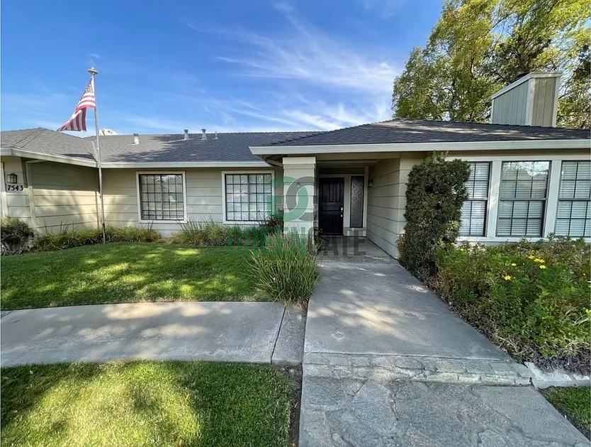 Make This Beautiful Home Yours Today! 3 Bedroom, 2 Bathroom! — Photo 4