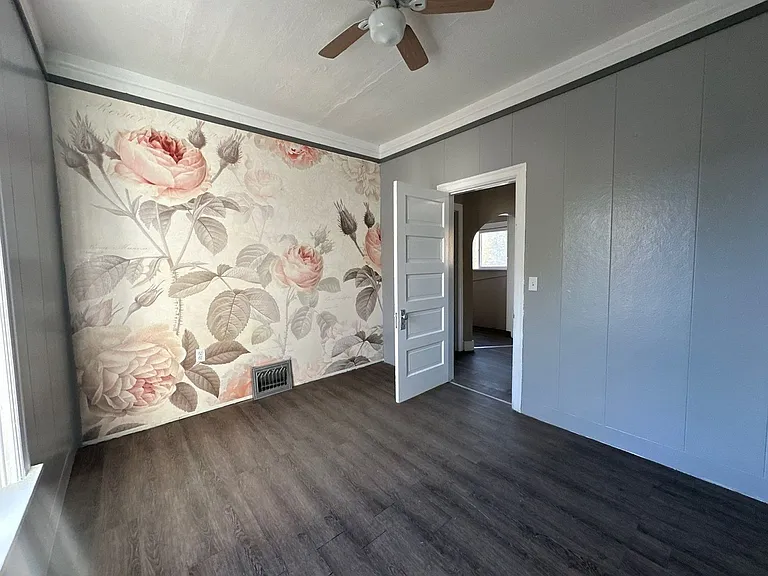 332 N 10th St — Photo 31